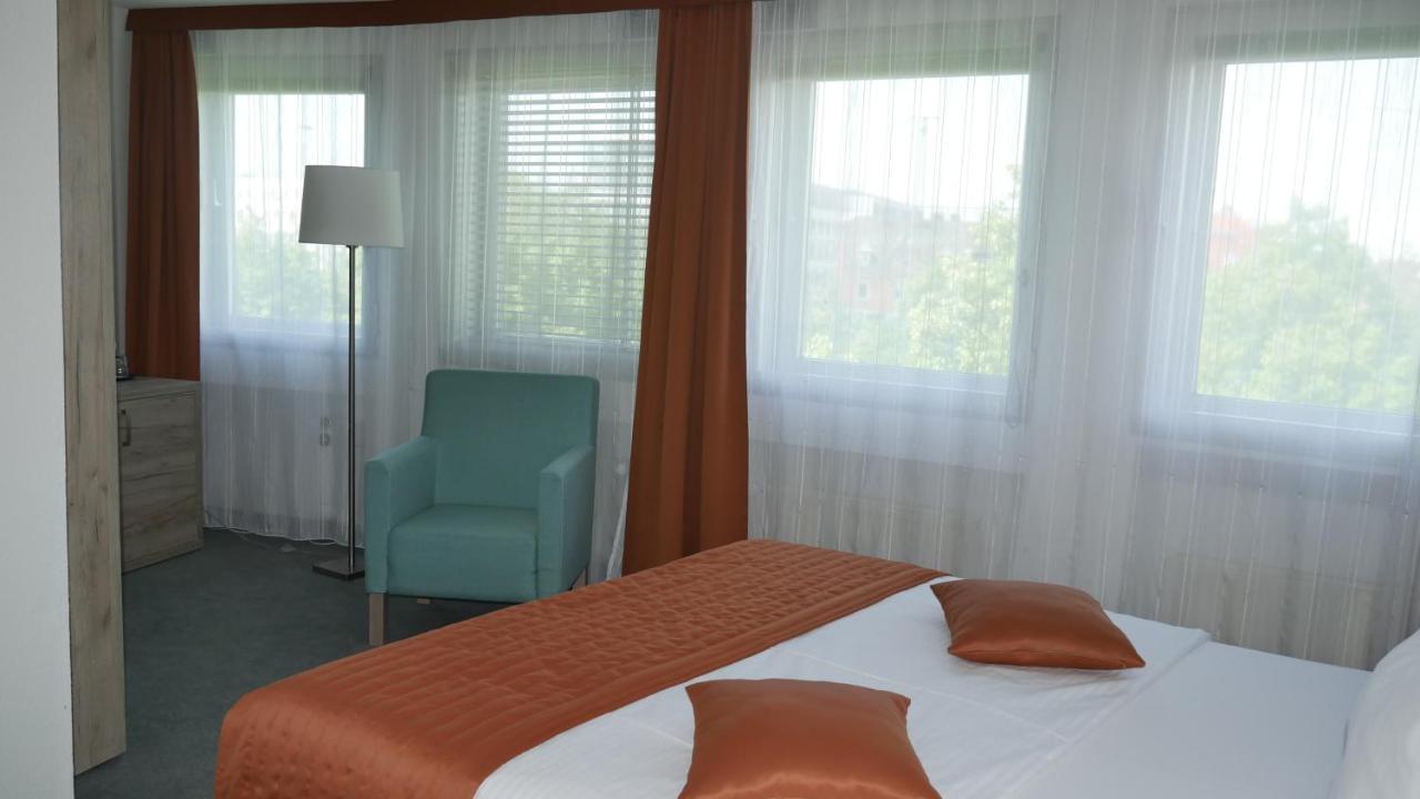 Komfort Hotel Ludwigsburg Buitenkant foto