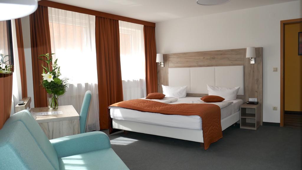 Komfort Hotel Ludwigsburg Buitenkant foto