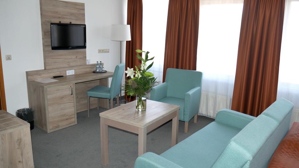 Komfort Hotel Ludwigsburg Buitenkant foto
