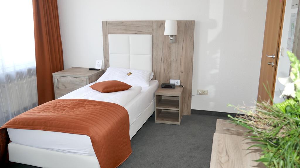 Komfort Hotel Ludwigsburg Buitenkant foto