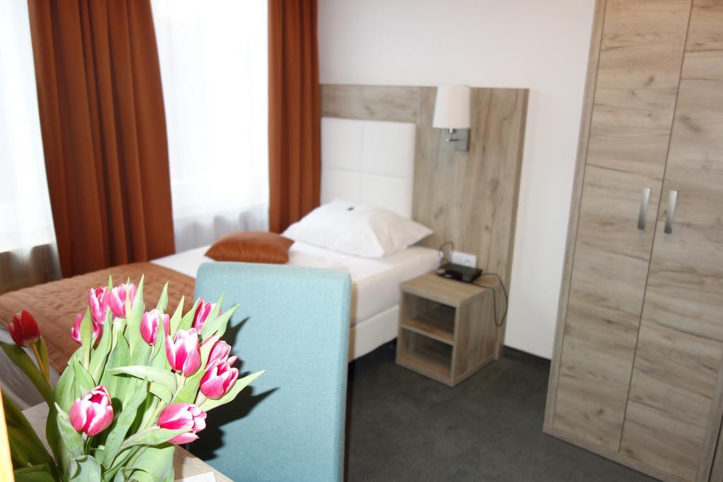 Komfort Hotel Ludwigsburg Buitenkant foto