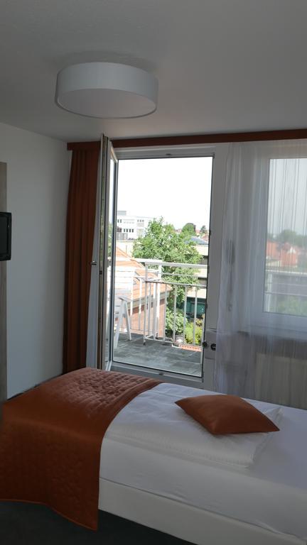 Komfort Hotel Ludwigsburg Buitenkant foto